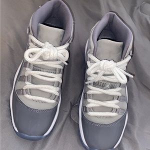 Jordan 11’s Cool greys Size 4y